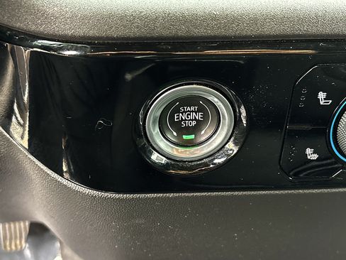 Used 2023 Chevrolet Silverado 1500 LT AWD/4WD image 18