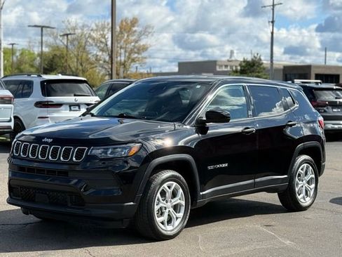 Used 2024 Jeep Compass Sport AWD/4WD image 44