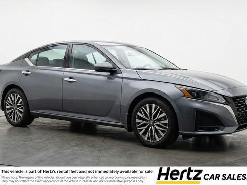 Used 2025 Nissan Altima 2.5 SV FWD image 1