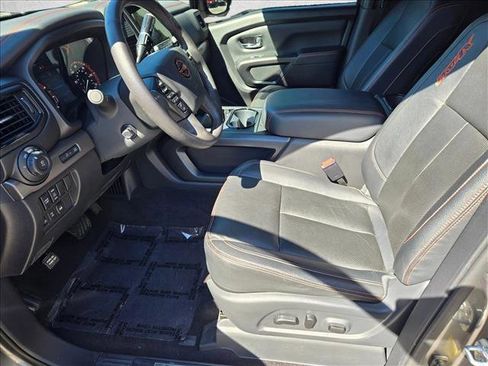 Used 2024 Nissan Titan PRO-4X w/ Pro-4x Convenience Package image 14