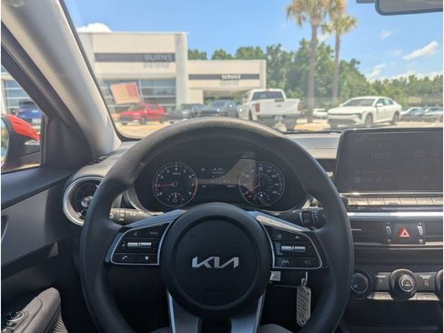 Used 2023 Kia Forte LXS FWD image 17