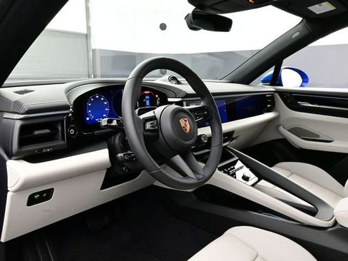 New 2026 Porsche Macan Electric RWD image 4