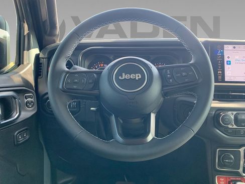 New 2025 Jeep Gladiator Rubicon w/ Technology Group image 11