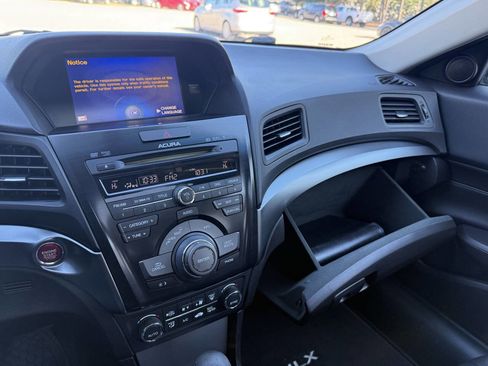 Used 2013 Acura ILX w/ Technology Package image 13