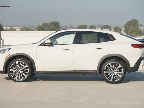 Used 2026 BMW X2 xDrive28i w/ Technology Package AWD/4WD image 4