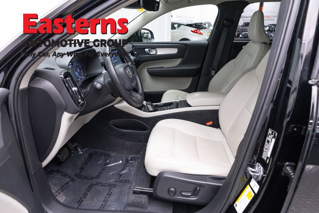 Used 2019 Volvo XC40 T5 Momentum AWD/4WD image 14