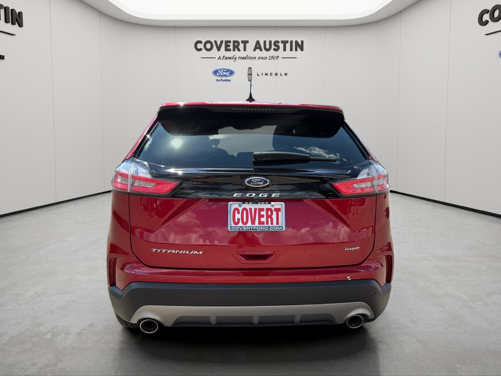 Certified 2023 Ford Edge Titanium AWD/4WD image 4
