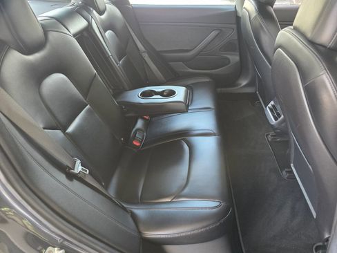 Used 2018 Tesla Model 3 Mid Range RWD image 32