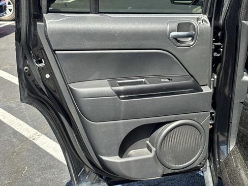 Used 2011 Jeep Patriot Latitude FWD image 26