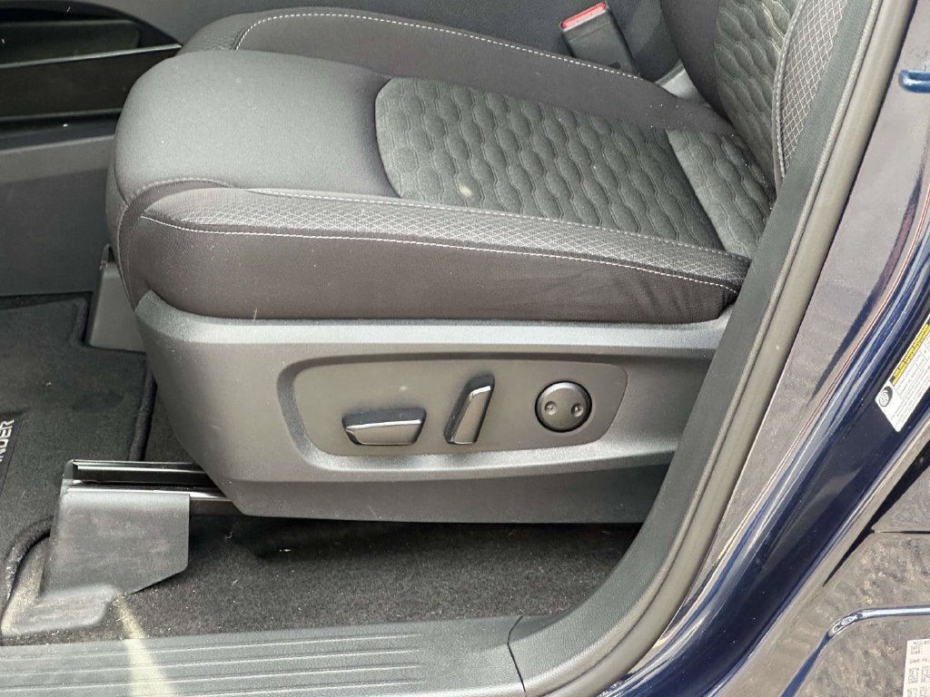 Certified 2025 Nissan Pathfinder SV AWD/4WD image 16