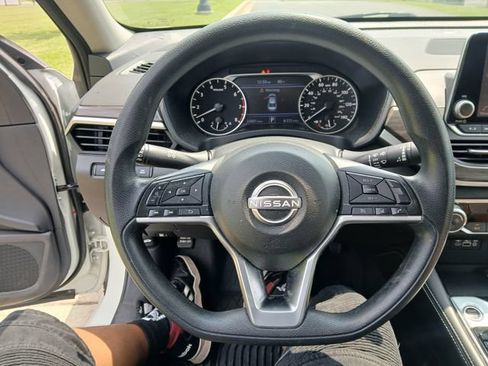 Used 2023 Nissan Altima 2.5 SV FWD image 31