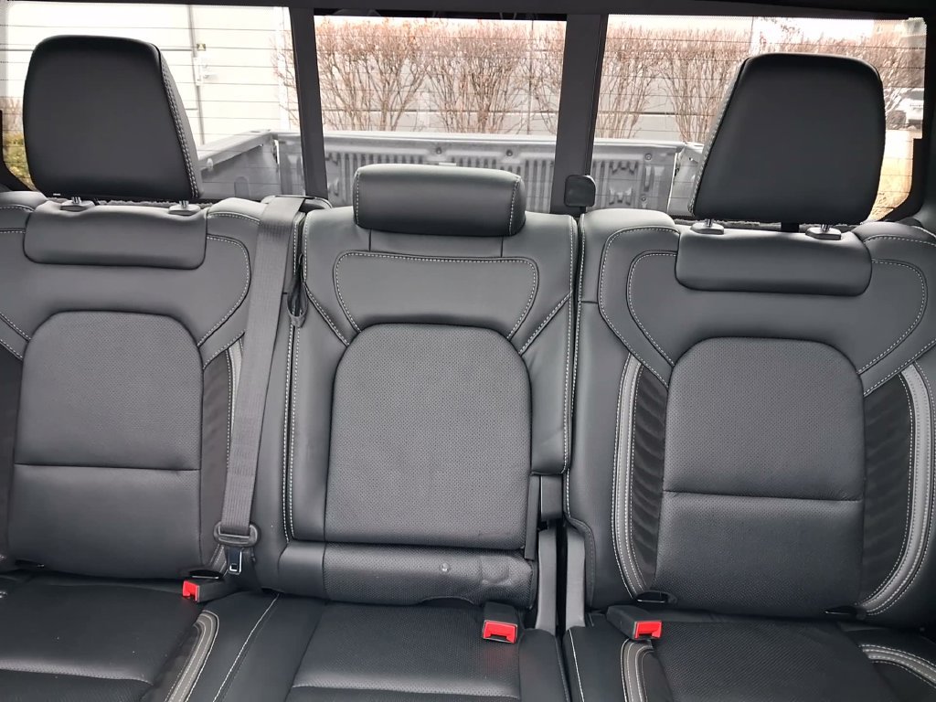 Used 2022 RAM 1500 Laramie AWD/4WD image 32