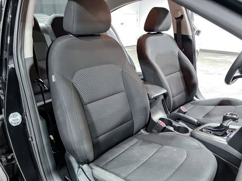 Used 2019 Hyundai Elantra SE w/ Cargo Package image 16