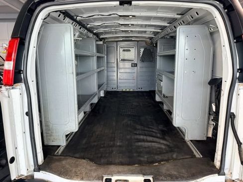 Used 2020 Chevrolet Express 3500 Extended w/ Driver Convenience Package RWD image 13