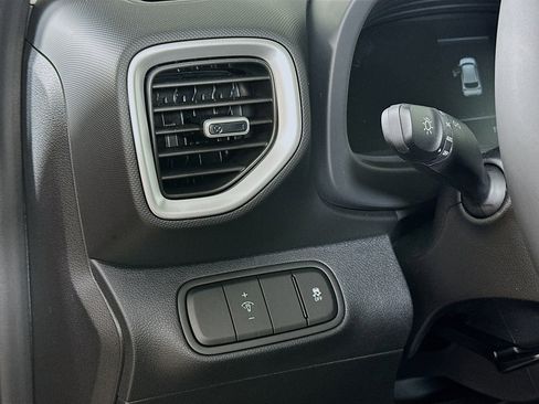 New 2025 Hyundai Venue SEL image 10