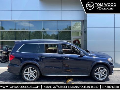 Used 2016 Mercedes-Benz GL 550 4MATIC image 1