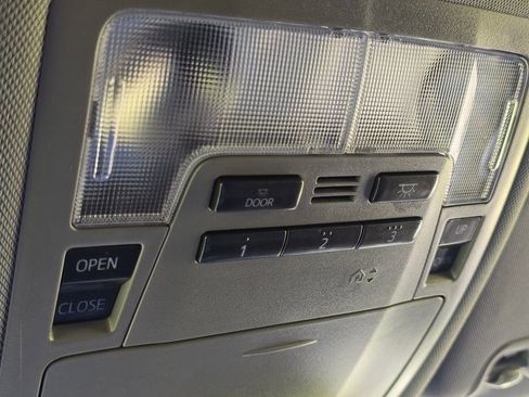 Used 2019 Toyota Highlander XLE image 42