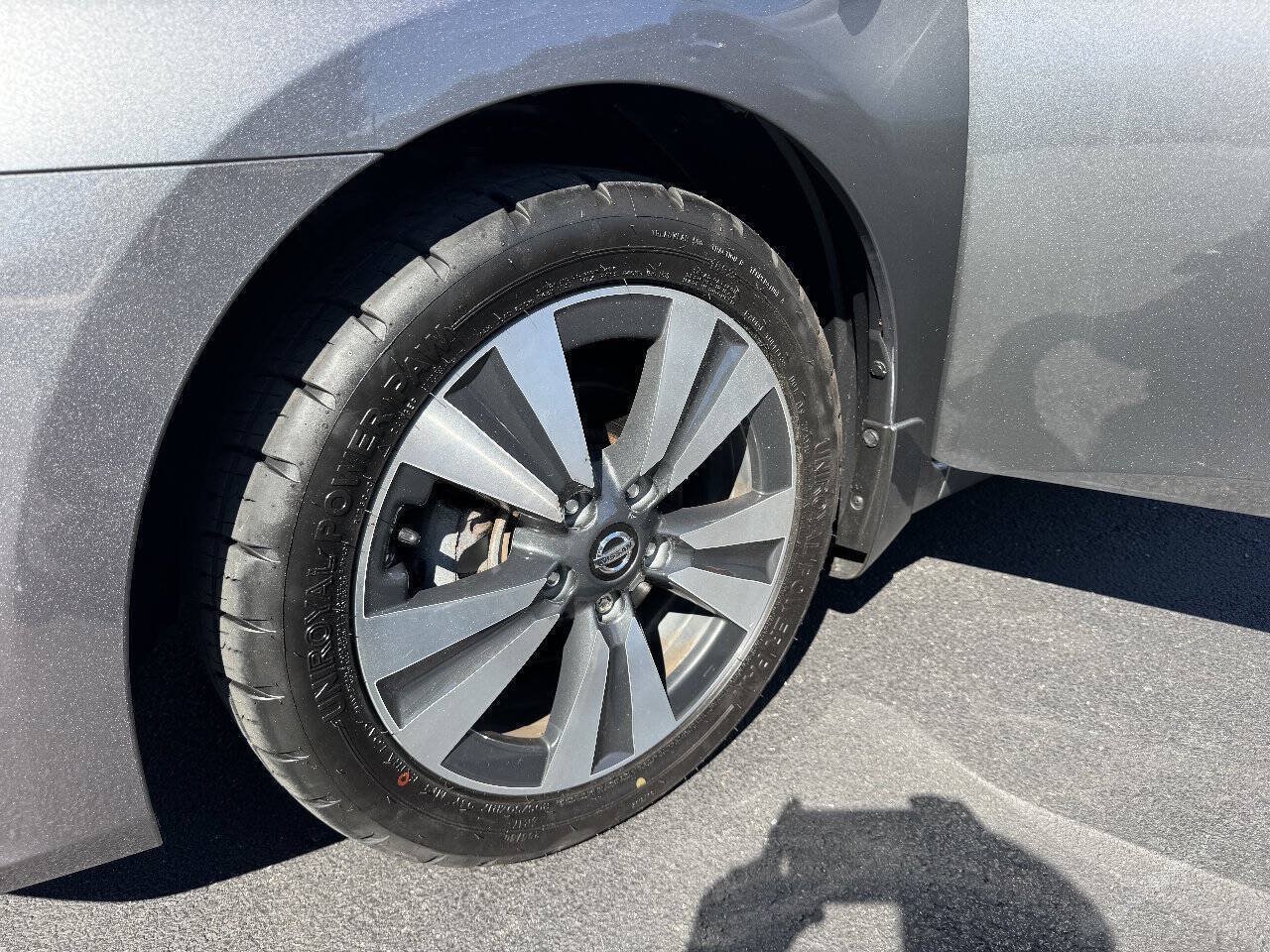 Used 2019 Nissan Sentra SV w/ Special Edition Package FWD image 18