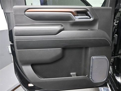 Used 2024 GMC Sierra 2500 Denali w/ Denali Reserve Package image 14