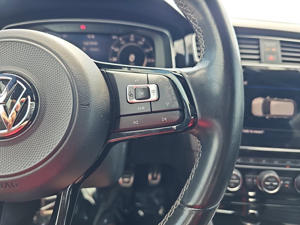 Used 2019 Volkswagen Golf R 4-Door AWD/4WD image 18