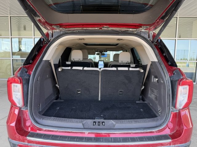 Used 2020 Ford Explorer Platinum w/ Premium Technology Package AWD/4WD image 5
