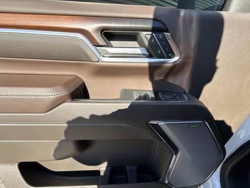 Used 2024 GMC Sierra 2500 Denali w/ Denali Reserve Package image 20