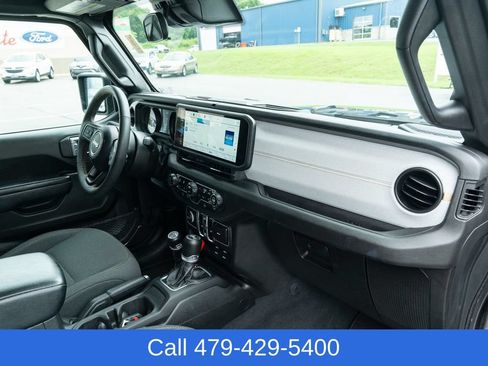 Used 2024 Jeep Wrangler Unlimited Sport AWD/4WD image 40