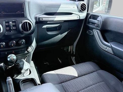 Used 2012 Jeep Wrangler Unlimited Sport AWD/4WD image 17