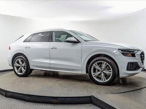 Used 2022 Audi Q8 Premium w/ Convenience Package image 11