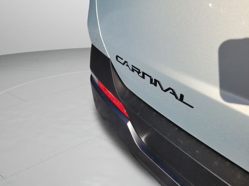 New 2027 Kia Carnival EX w/ Dark Edition Package FWD image 32