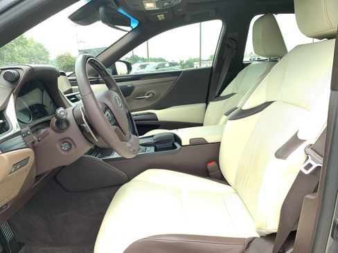 Used 2021 Lexus ES 350 Ultra Luxury w/ Accessory Package 2 FWD image 16