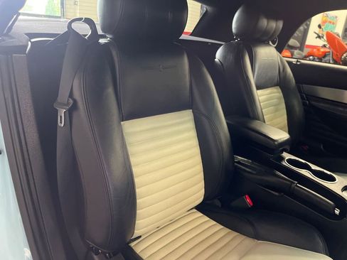 Used 2003 Ford Thunderbird image 92