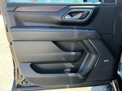 Used 2023 Chevrolet Tahoe High Country AWD/4WD image 18