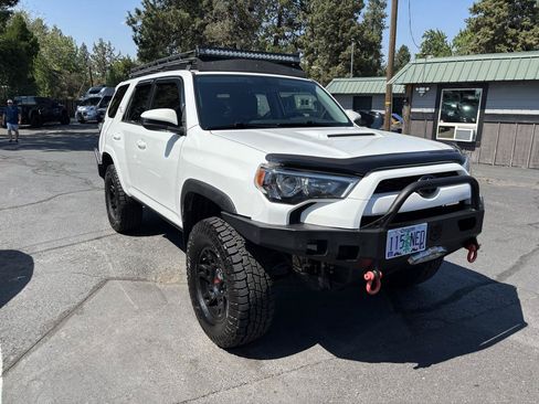 Used 2018 Toyota 4Runner TRD Off-Road AWD/4WD image 6