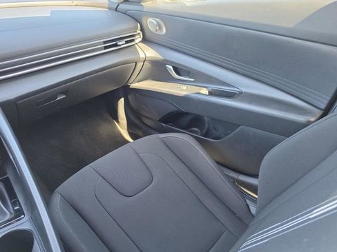 Used 2024 Hyundai Elantra SEL FWD image 18