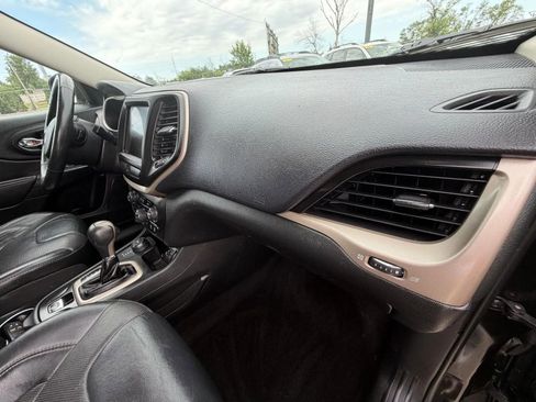Used 2015 Jeep Cherokee Limited w/ Luxury Group AWD/4WD image 14