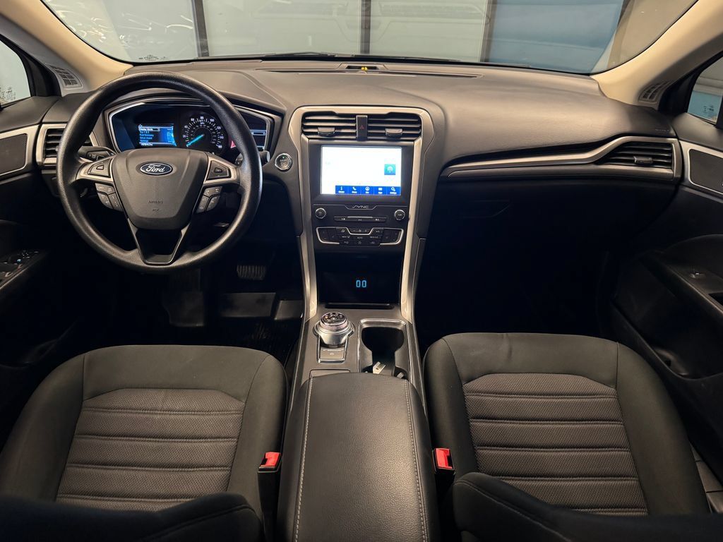 Used 2019 Ford Fusion SE AWD/4WD image 9