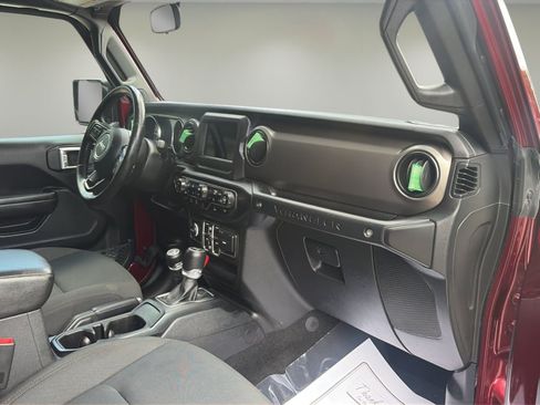 Used 2021 Jeep Wrangler Unlimited Sport AWD/4WD image 9