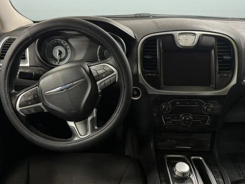 Used 2016 Chrysler 300 Limited RWD image 11
