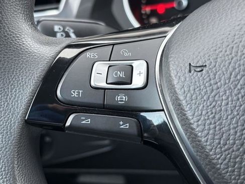 Used 2021 Volkswagen Tiguan S image 11