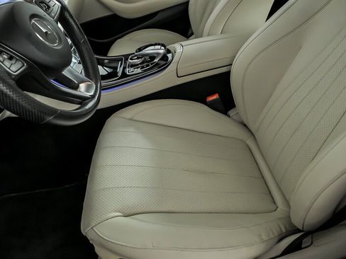Used 2017 Mercedes-Benz E 300 4MATIC image 17