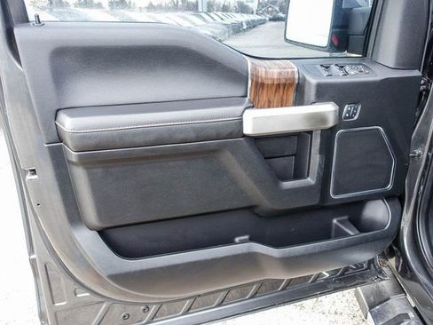 Used 2018 Ford F150 Lariat image 22