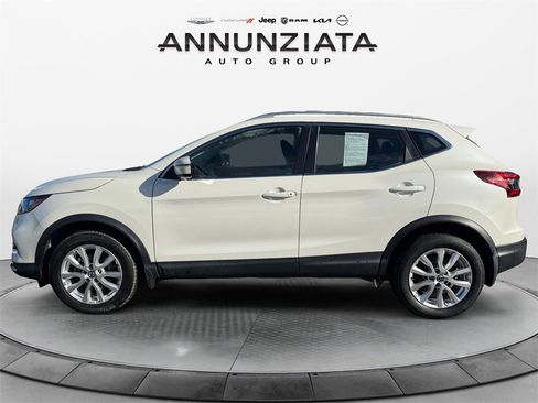 Certified 2021 Nissan Rogue Sport SV image 2