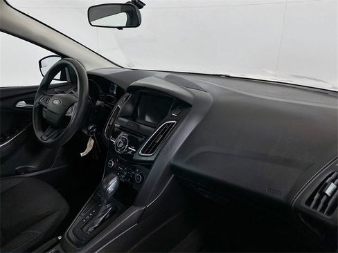 Used 2018 Ford Focus SEL image 29