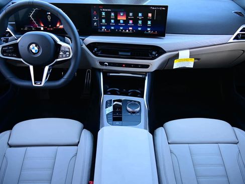 Used 2025 BMW 330i Sedan w/ M Sport Package image 8