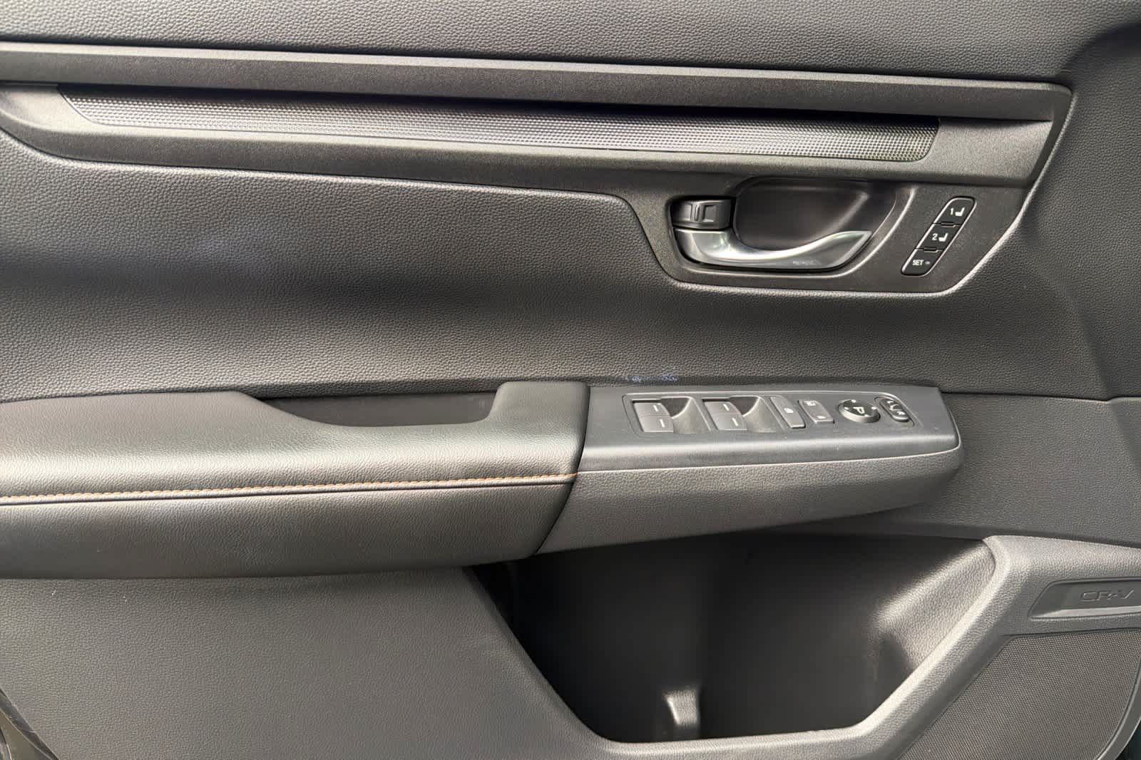 Used 2025 Honda CR-V Sport-L image 14