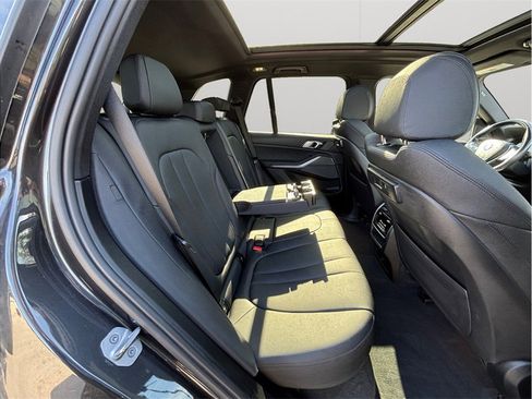 Used 2021 BMW X5 xDrive40i w/ Premium Package image 46