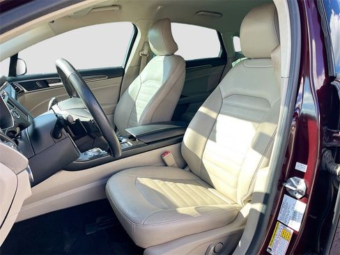 Used 2018 Ford Fusion SE w/ Fusion SE Technology Package image 21