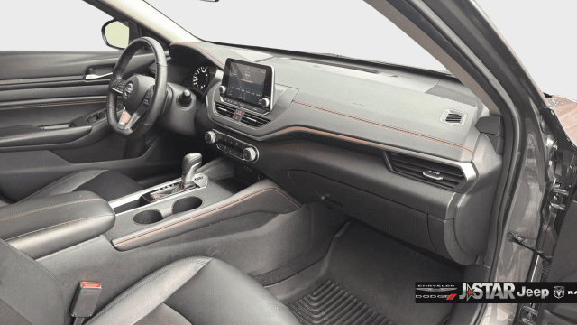 Used 2021 Nissan Altima 2.5 SR w/ SR Premium Package FWD image 18