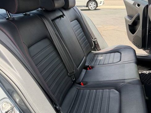Used 2012 Volkswagen Jetta GLI Autobahn FWD image 18